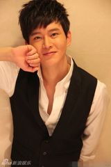 组图：黄明写真帅气硬朗 欲挑战黄晓明望毁容出演