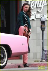 组图：可儿拍时尚大片 奥兰多爱妻美艳复古