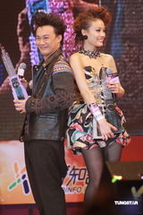 幻灯：新城劲爆颁奖礼落幕 陈奕迅容祖儿称王封后