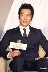 组图：宋承宪吻到数不清 金泰熙忘记曾到过台湾