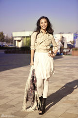 组图：孔维曝光最新写真 飘逸造型展现别样秋意 