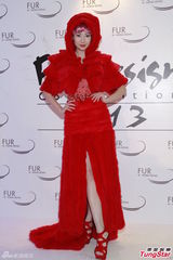 组图：众星出席香港皮草设计比赛争奇斗艳