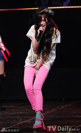 组图：EXO等亮相《M！Countdown》Busker夺冠