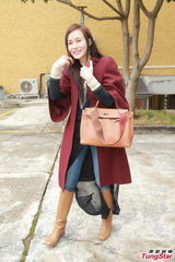 组图：黄宗泽女友否认情变 开爱郎座驾离开