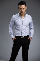 组图：尹正写真清爽出镜 潇洒硬朗十足气场