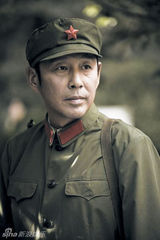 组图：盘点明星帅气军装造型 男星阳刚女星飒爽