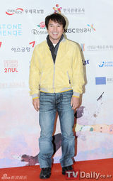 组图：尹恩惠高雅拉等亮相国际微电影节开幕式