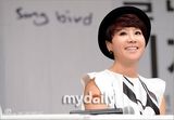 组图：韩国女歌手朴慧京举办新专辑发布会