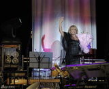 组图：伊莲佩姬放歌北京 经典一如回忆隽永