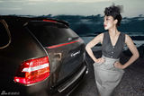 幻灯图:苗圃化身美女车模 尽显迷人光彩