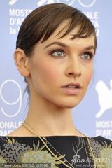 组图：威尼斯电影节时尚盘点之妆容发型