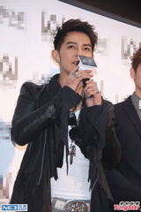 组图：吴尊愿让女儿嫁辰亦儒 过18年后来提亲