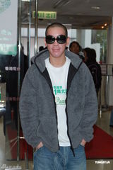 组图：成龙曾志伟等众星出席爱心无国界311烛光晚会 