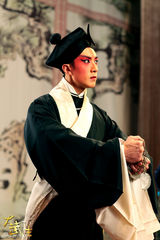 组图：《大武生》完整京剧造型 “全武行”贺中秋