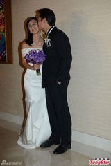 组图：杨采妮大婚 梁咏琪李心洁携夫出席