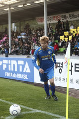 高清组图：JYJ金俊秀带队比赛 球场卖力最终胜出