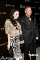 幻灯图：熊黛林李玟乐基儿何超仪等齐聚慈善晚宴