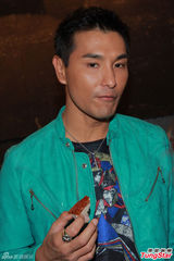 组图：钟嘉欣成视后大热 前哨战败阵也开心