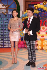 组图：小S被问胖达人千万转让 快闪避谈