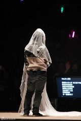 组图：杨千嬅个唱悲喜交加 老公与陈奕迅等好友捧场