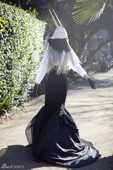 组图：王珞丹素面暴走伦敦街头个性十足