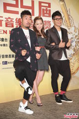 组图：杨千霈自由发挥将主持金曲星光