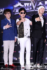 组图：《SuperStar》Tony李承哲等评委亮相