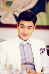 组图：《亿万继承人》曝剧照 崔始源于小彤对决