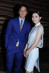 组图：高圆圆小辫妆“逆生长”薄纱灵动飘逸