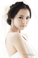 组图：晶女郎田蕾希新娘照温婉娇媚