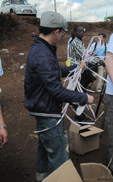 幻灯：周迅苏有朋关爱儿童成长 非洲捐助北京小学 