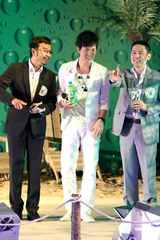 高清：吴克群遭遇赤脚女粉丝 汪涵杨乐乐夫妻档吸金