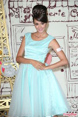 组图：昆凌避谈七夕情人节 忙工作未看《天台》