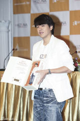 组图：韩星柳时元举办国际粉丝见面纪念40岁生日