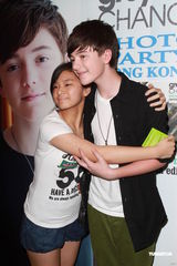 组图：GaGa小师弟抵港 自称已与歌迷们结婚