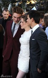 幻灯图集：《月食》洛杉矶首映 主创三人暧昧传情