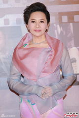 组图：上届影后叶德娴纱裙亮相红毯显仙气