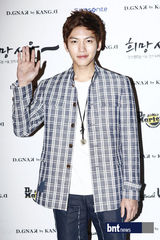 组图：孙浩英李钟硕等众韩星出席首尔时装秀