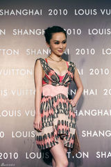 高清图：霍思燕出席名店开业  大秀美胸艳冠全场