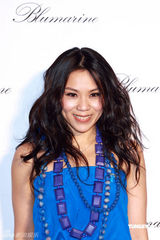 幻灯图集：桂纶镁斜肩裙美艳 蔡健雅宝蓝装优雅