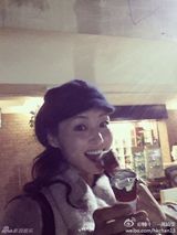 组图：43岁万绮雯容颜不老似花季少女