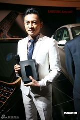 幻灯图：苏有朋倡导低碳生活 自曝曾受李连杰启发