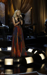 幻灯图集：凯莉-安德伍德谈形象 古典着装令人激赏