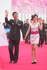 组图：第28届金鸡奖红毯 群星云集女星美艳男星帅气