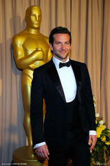 高清图：奥斯卡后台《宿醉》型男布拉德利-库帕现身