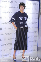 组图：T-ara孝敏智妍与孔孝真等看秀显个性