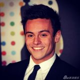 组图：英跳水正太曝海量生活照 秀腹肌吐舌卖萌