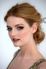 高清组图：超模莉迪亚-赫斯特亮相奥斯卡派对