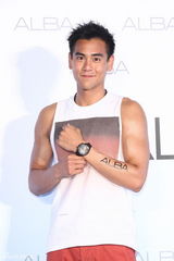 组图：彭于晏吸金破亿 难忘拍《大漠谣》经验