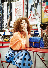 高清组图：朴韩星奢华大片 爆炸头摩登范儿